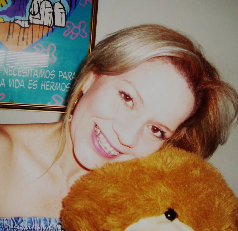 Date this foxy Colombia girl LAURA from Medellin CO4048