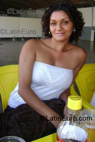 Date this foxy Brazil girl Eliane Cardoso from Brasilia BR2973