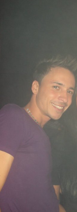 Date this athletic Colombia man Jonathan from Medellin CO4074