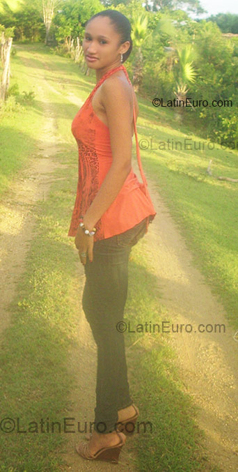 Date this attractive Dominican Republic girl Ivelice Almonte from Santiago Rodriguez DO4241
