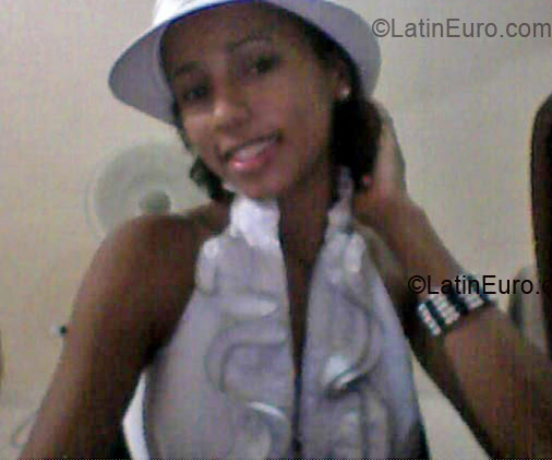 Date this cute Dominican Republic girl Dayani from Santo Domingo DO4251