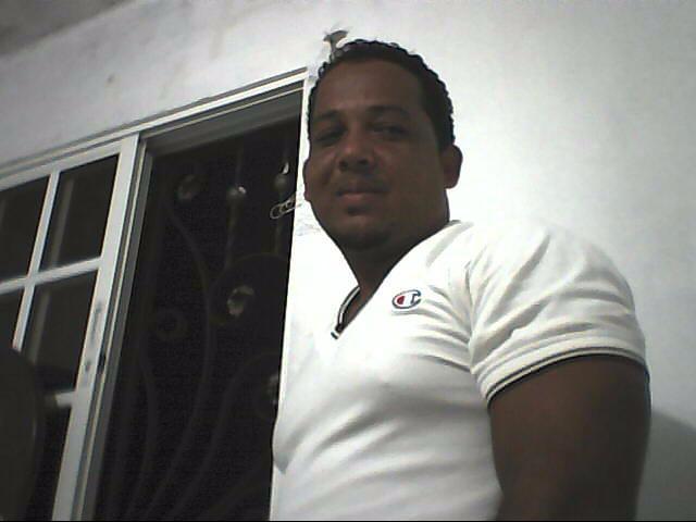 Date this hot Dominican Republic man Oscar3000 from San Pedro De Macoris DO4275