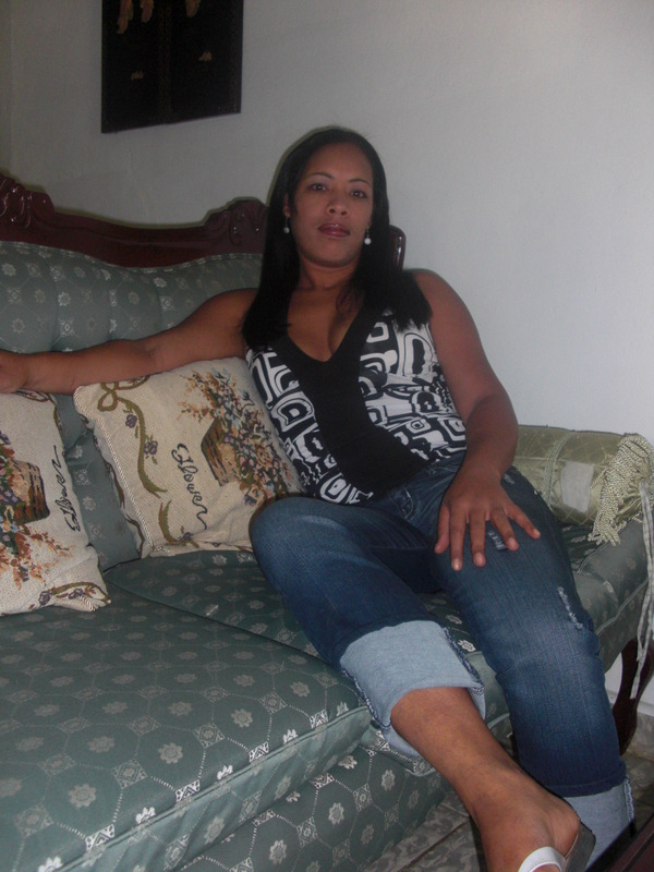 Date this attractive Dominican Republic girl Luz maria from Bonao DO4344