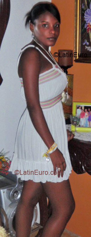 Date this young Dominican Republic girl Yamilka from Santo Domingo DO4345
