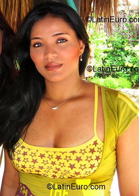 Date this sultry Colombia girl Margarita from Barranquilla CO4300