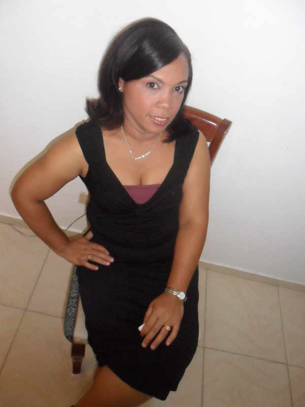 Date this happy Dominican Republic girl Soni from Santo Domingo DO4364
