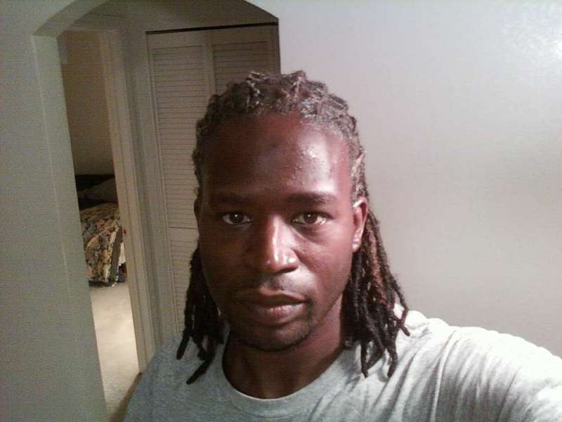 Date this athletic United States man Omar from Sacramento US6158