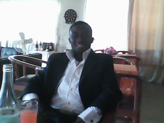 Date this tall Cameroon man Lariosenores from Buea CM78