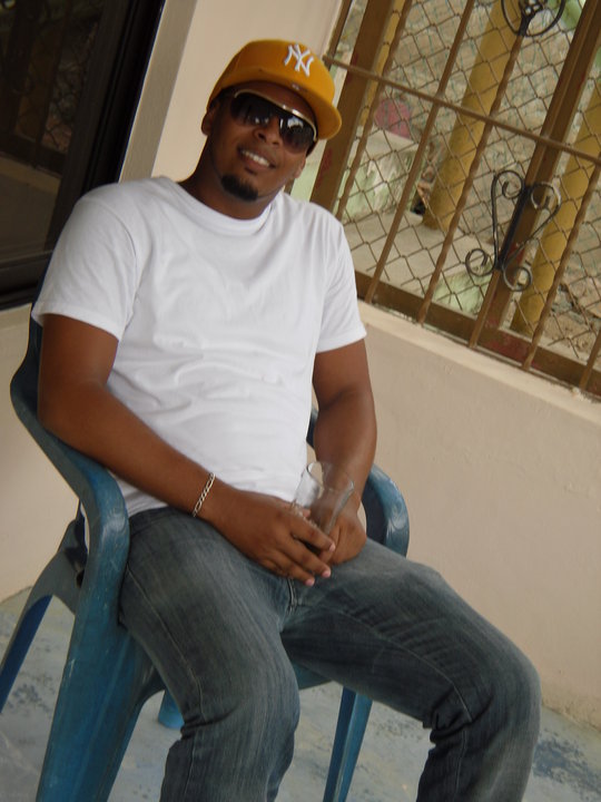 Date this happy Dominican Republic man Edgar from Santo Domingo DO4397