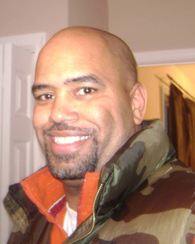 Date this young United States man Dwayne from St. Charles US6293