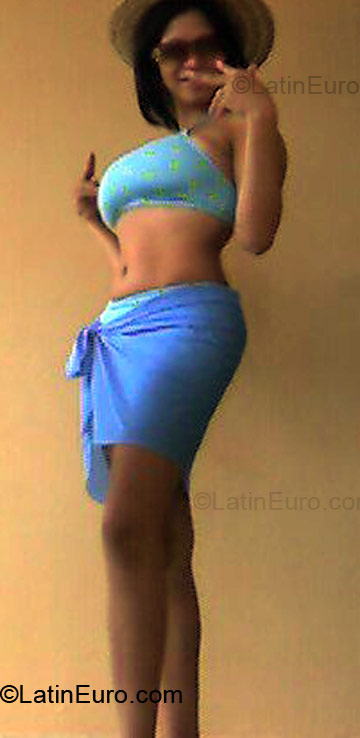 Date this georgeous Dominican Republic girl Anyela from Santo Domingo DO4475