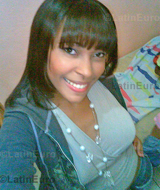 Date this voluptuous Brazil girl Thai from Nova Iguacu BR4093