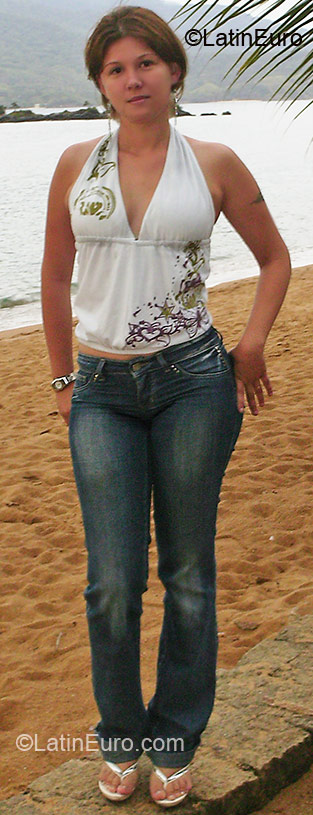 Date this happy Brazil girl Tatiane from Santa Barbara D Oeste BR3216