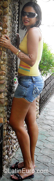 Date this hard body Brazil girl Iara from Caucaia BR9747