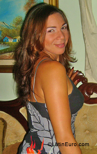 Date this athletic Dominican Republic girl Isaura from Maria Trinidad Sanchez DO4524