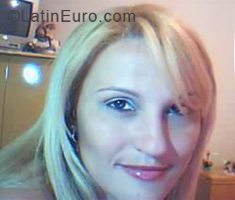 Date this pretty Brazil girl Sheila from Lencois Paulista BR4334