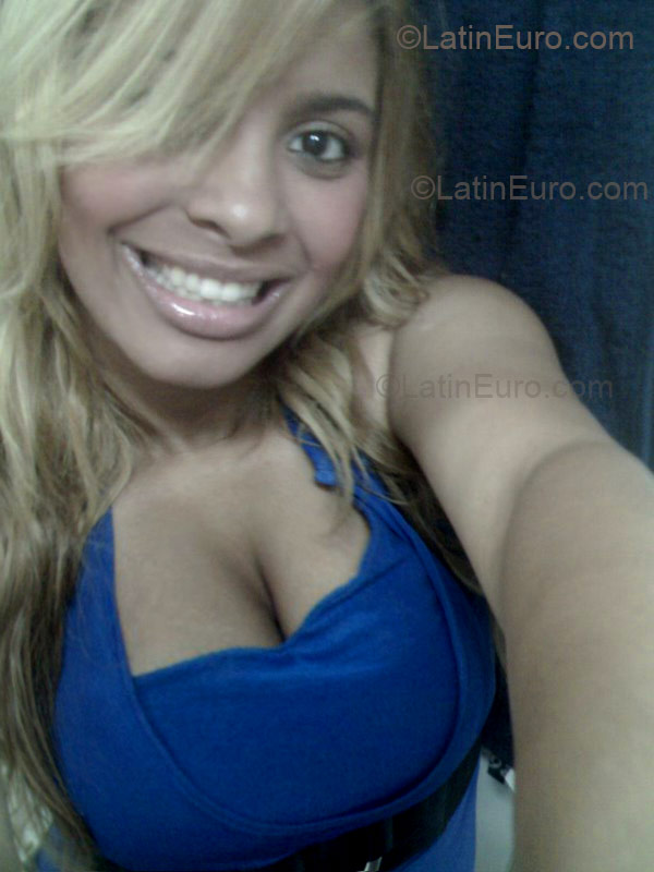 Date this hard body Brazil girl Onila from Rio De Janeiro BR3293