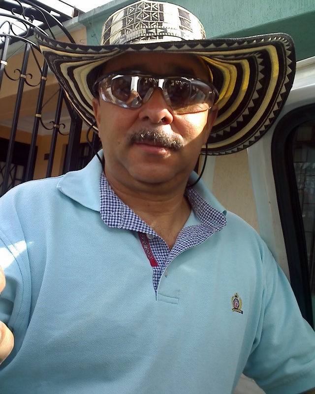 Date this fun Puerto Rico man Papichulo56 from Manati PR52