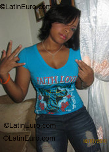 Date this sensual Dominican Republic girl Joanci from Santo Domingo DO4707