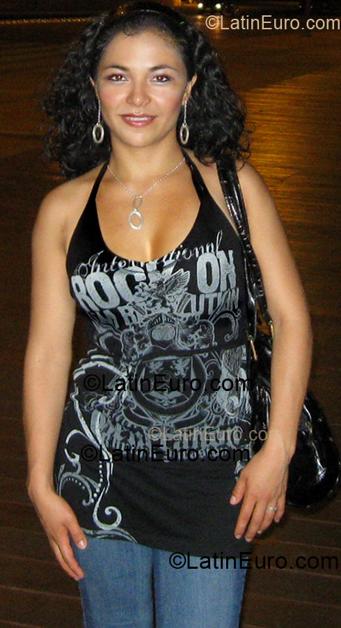 Date this lovely Colombia girl Veronica from Bogota CO4561