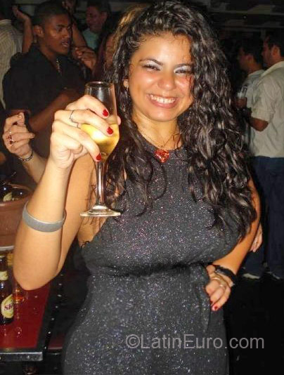 Date this passionate Brazil girl Tainaalinne from Rio De Janeiro BR3309