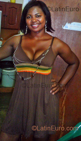 Date this delightful Dominican Republic girl Wendi from Santo Domingo DO4716