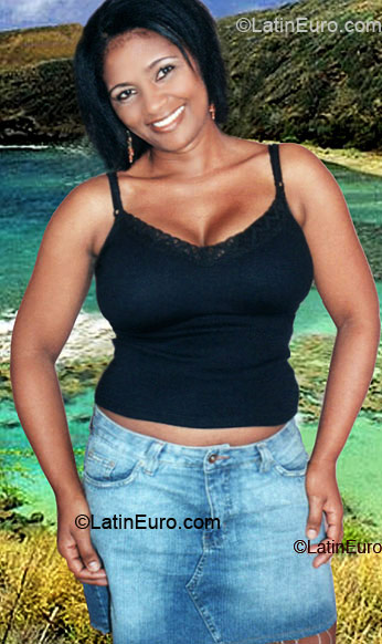 Date this sultry Brazil girl Rita from Camacari BR5499