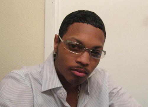 Date this nice looking United States man Iluvlatns from Denver US6677