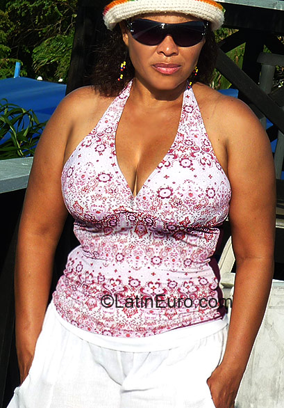 Date this foxy Colombia girl Liliana from Medellin CO4606