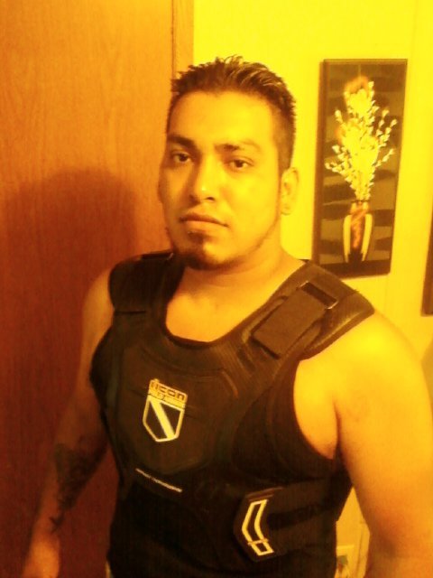 Date this hard body United States man Joshua from San Benito US6842