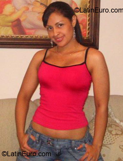 Date this sensual Colombia girl Evelyn from Medellin CO6335