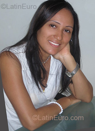 Date this passionate Dominican Republic girl Elizabetth from Cotui DO4860