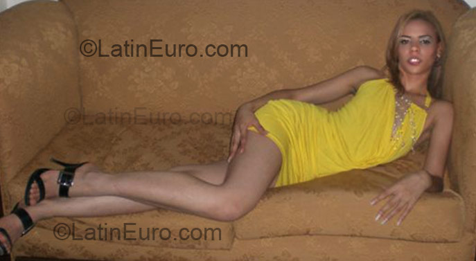 Date this charming Dominican Republic girl Cristina Altagracia from La Vega DO11048