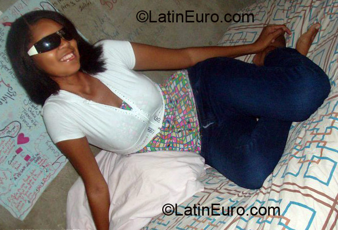Date this happy Dominican Republic girl Silvia from Santo Domingo DO4882