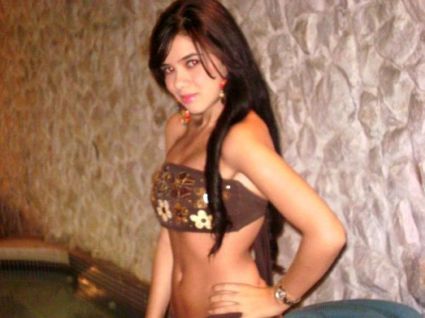 Date this hard body Colombia girl Isabella from Cartago CO4737