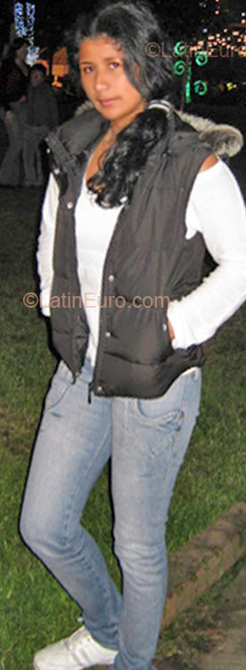 Date this happy Colombia girl Diana from Bogota CO4765