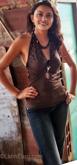 Date this attractive Colombia girl Francy Lorena from Bogota CO6430