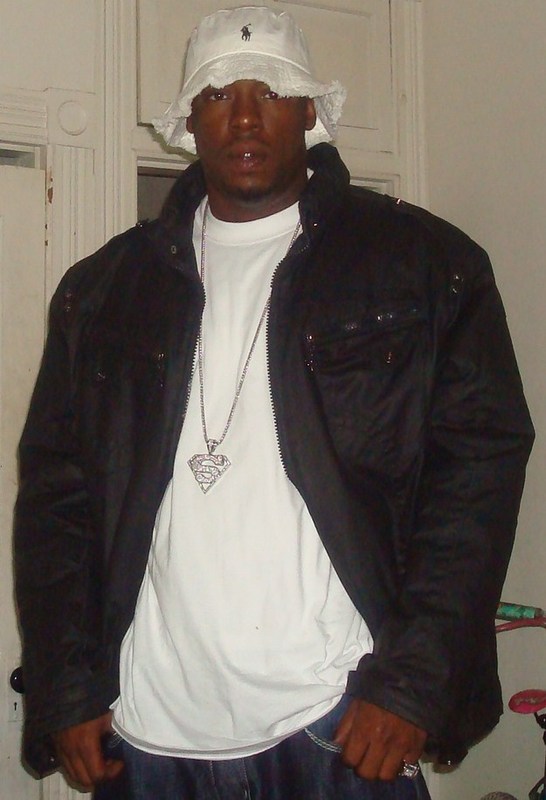 Date this lovely United States man Erickking from Baltimore US7077