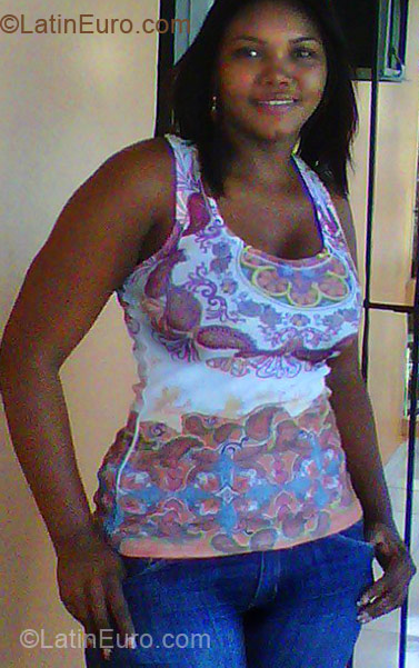 Date this beautiful Dominican Republic girl Evelin from Santo Domingo DO4938