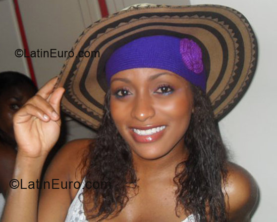 Date this foxy Colombia girl Anne from Pereira CO5947