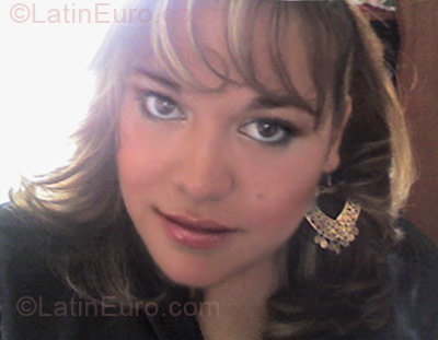 Date this happy Mexico girl Cony from Guadalajara MX188