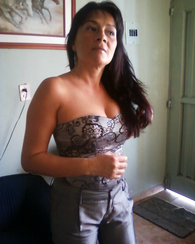 Date this good-looking Colombia girl Emilia from Centro CO4861