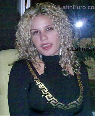 Date this sensual Costa Rica girl Mandy from San Jose CR16
