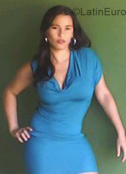 Date this happy Brazil girl Cleonice from Niquelandia BR4869