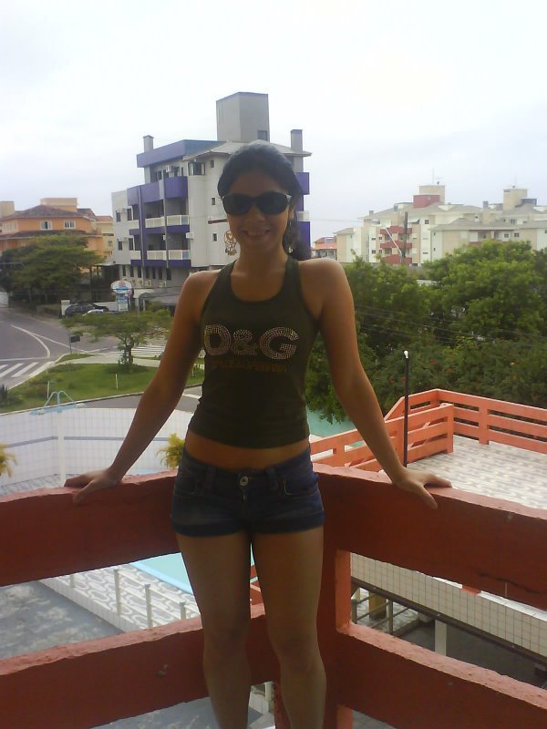 Date this pretty Brazil girl Cris25 from Curitiba BR3545