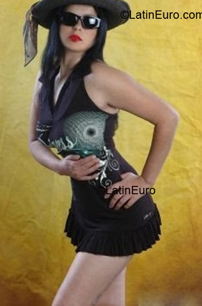 Date this athletic Brazil girl Flavia Helena from Sao Carlos BR6301