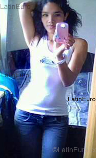 Date this cute Peru girl Jecenia from Lima PE325