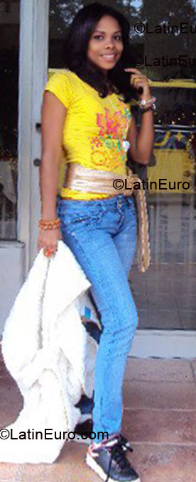 Date this fun Dominican Republic girl Ilmuminada from Santo Domingo DO5123