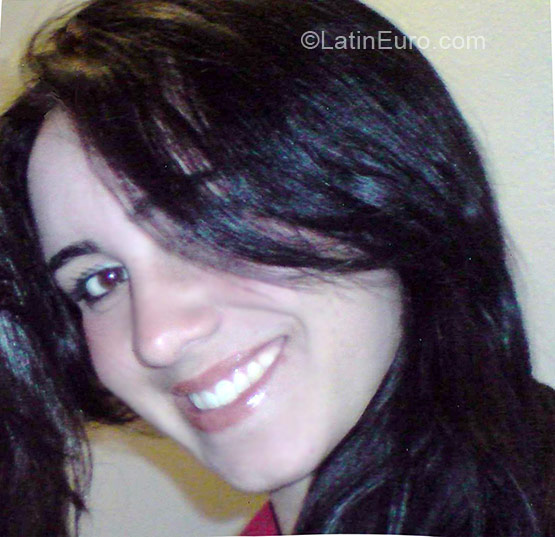 Date this nice looking Brazil girl Franciele Aparecida from Divino De Sao Lourenco BR3594