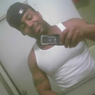 Date this hard body United States man Frost from New York US7448